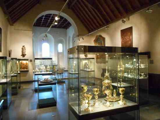 AMAZING STORY: SEE THE TREASURES DISCOVERED IN A CHURCH!